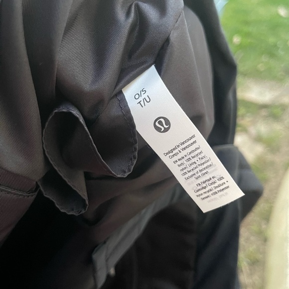 NWT lululemon on my level carryall tote bag - Picture 5 of 7